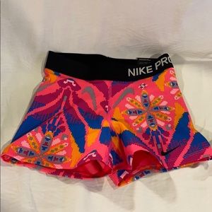 Nike pro women’s training pink geo shorts. Size XS